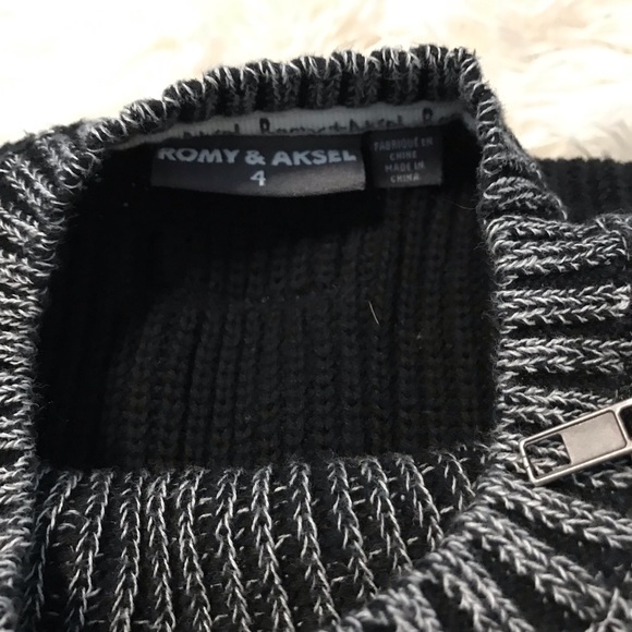 🍂 Romy & Aksel Toddler Sweater 🍂 - Picture 4 of 6